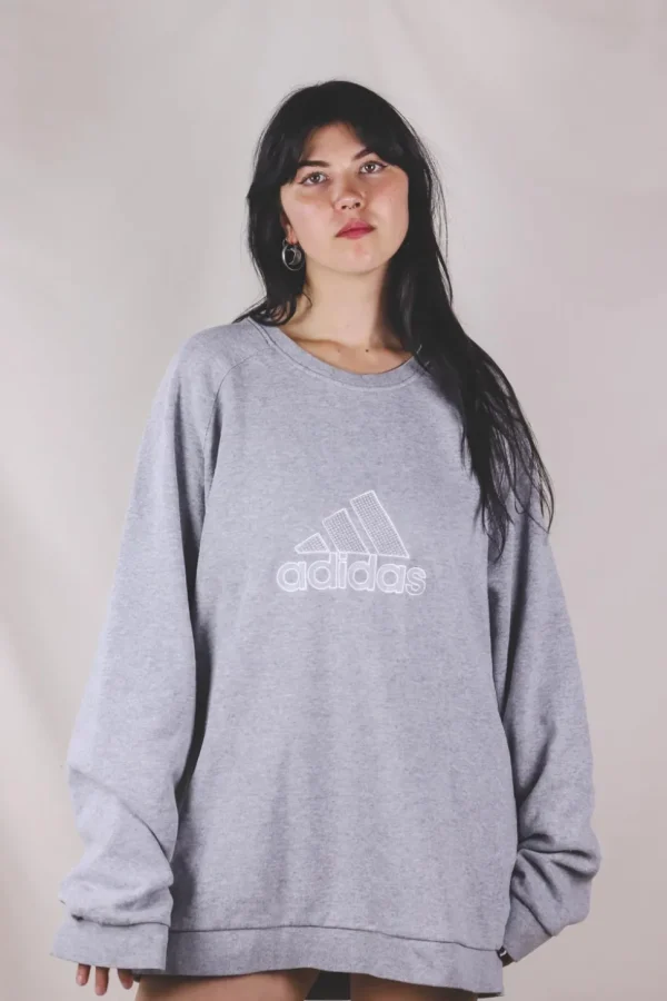 Adidaksen harmaa Y2K-college