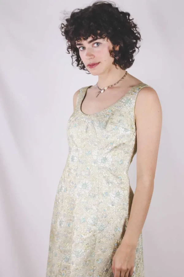 Aliya 60-luvun vintagejuhlamekko