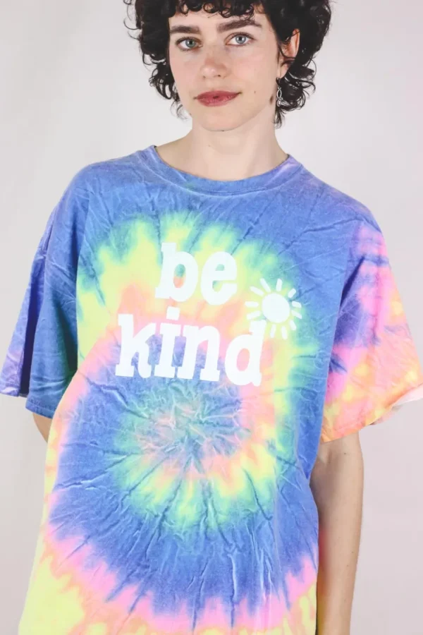 Be Kind t-paita