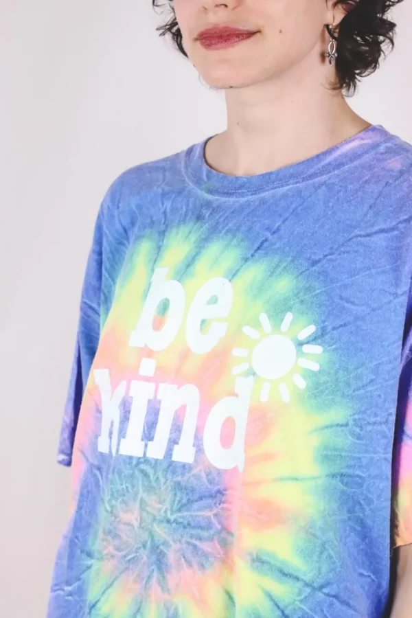 Be Kind t-paita