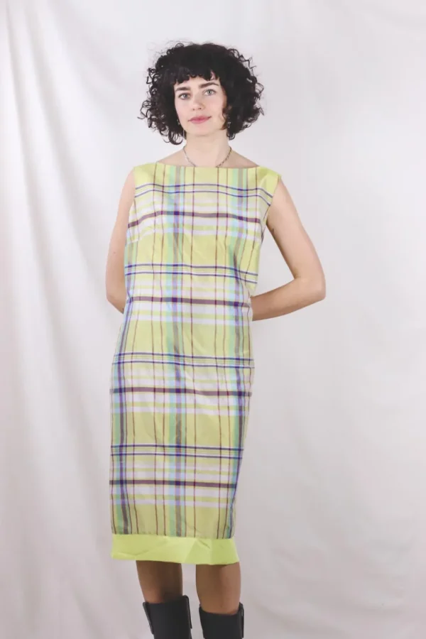 Bella vintagesilkkimekko