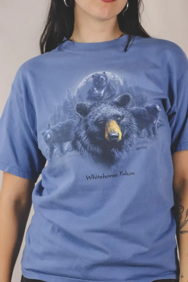 Black bears vintage t-paita