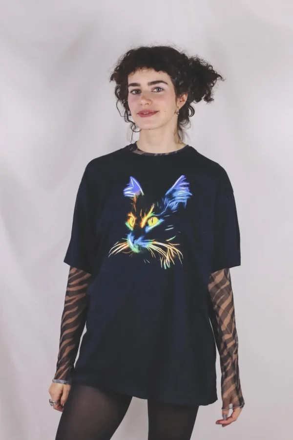 Black cat vintage t-paita