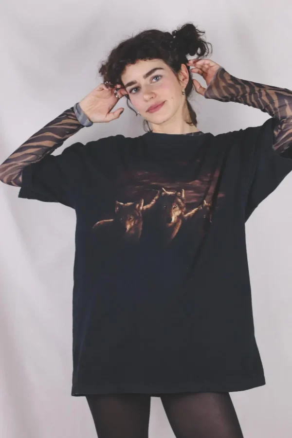Bronze wolf vintage t-paita