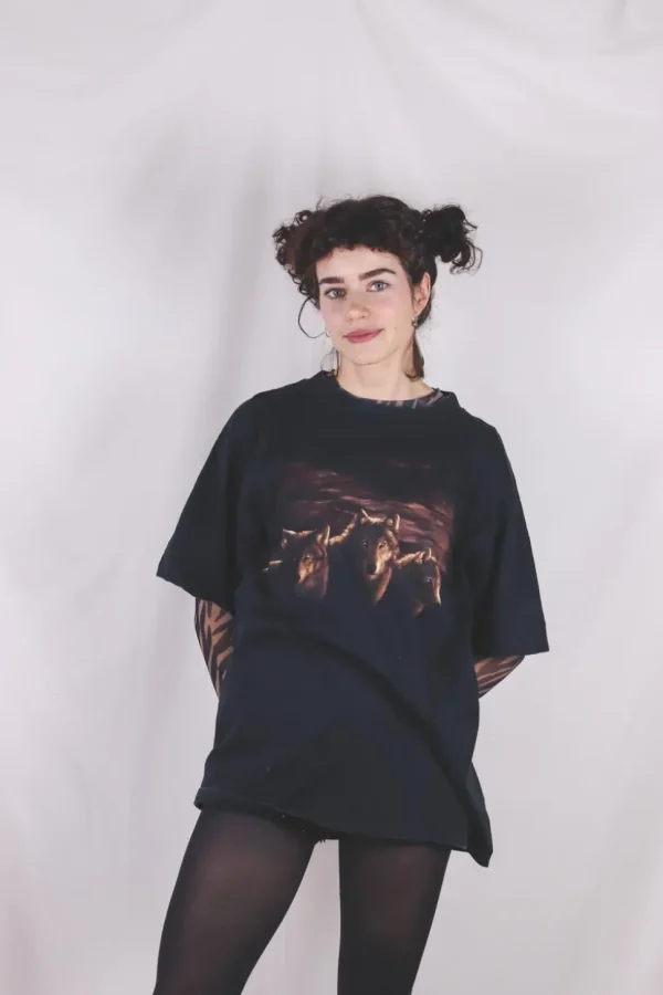Bronze wolf vintage t-paita