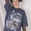 Dark grey wolf vintage t-paita