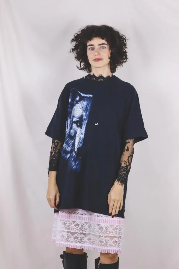 Dark night wolf vintage t-paita