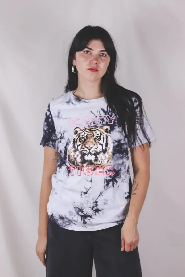 Easy Tiger 2hand t-paita