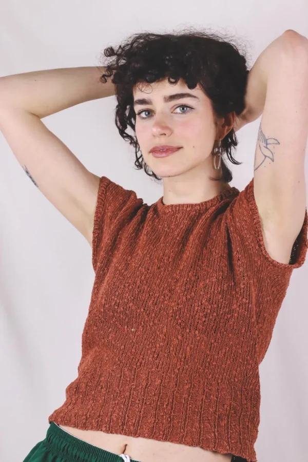 Elva käsintehty vintagepellavaneuletoppi