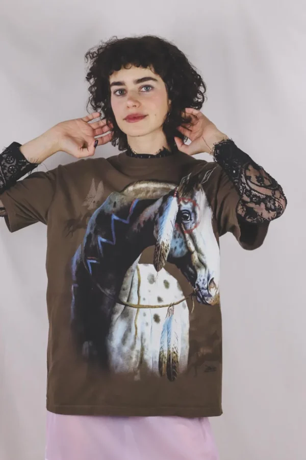 Feather horse vintage t-paita