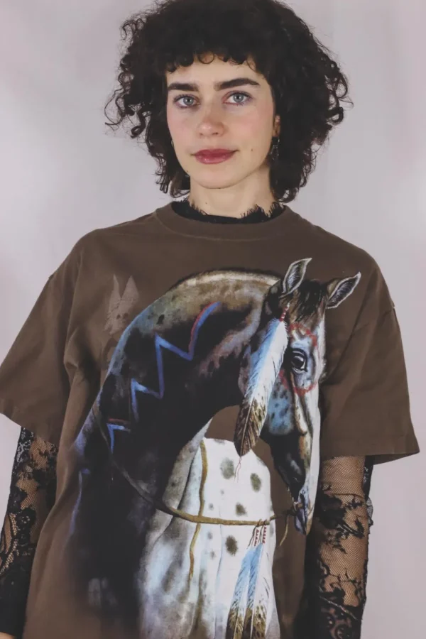 Feather horse vintage t-paita