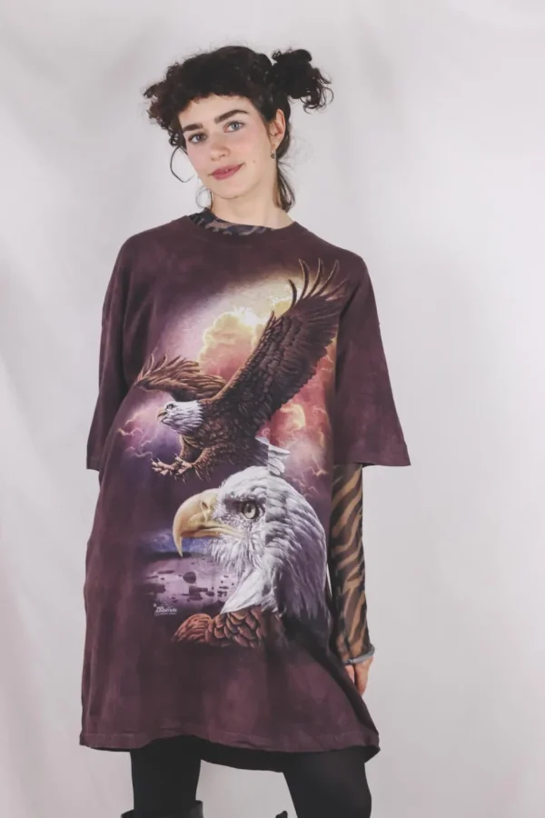 Flying eagle t-paita