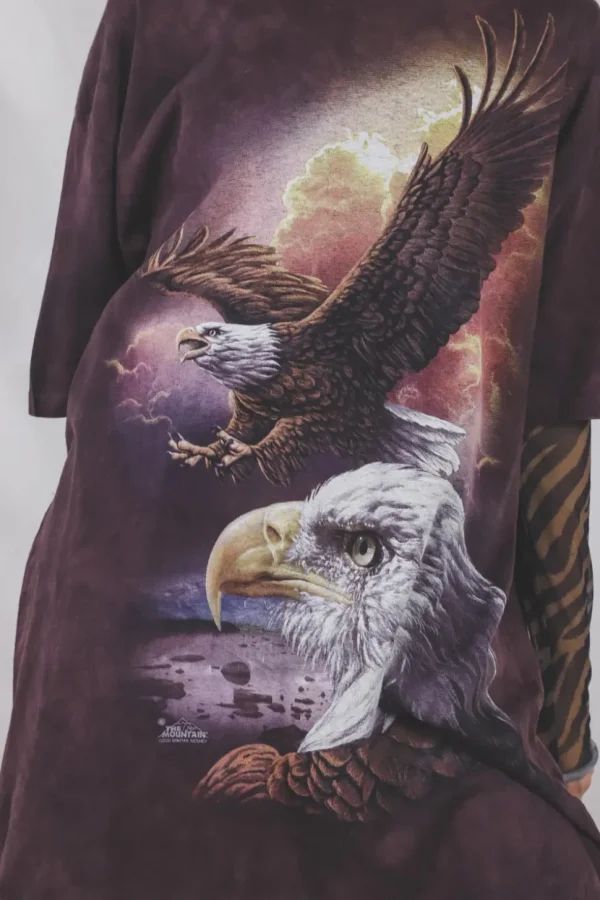Flying eagle t-paita