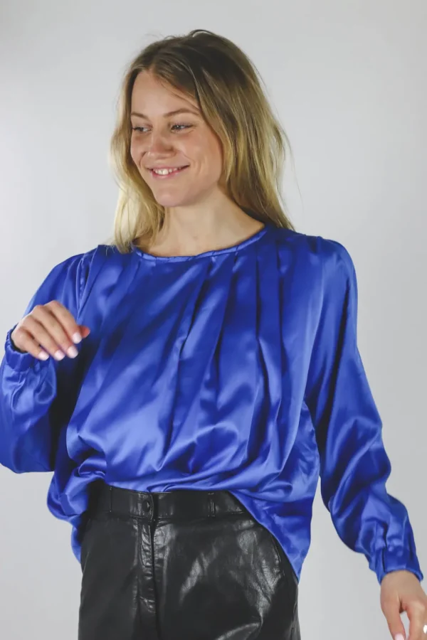 Ivona vintagepusero