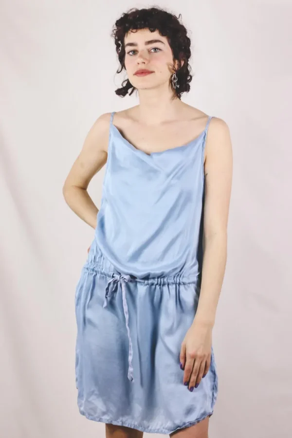 Levina vintagesilkkimekko