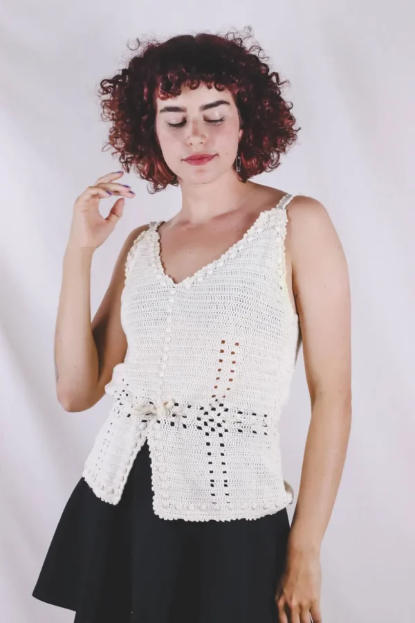 Naomi vintagevirkkuutoppi