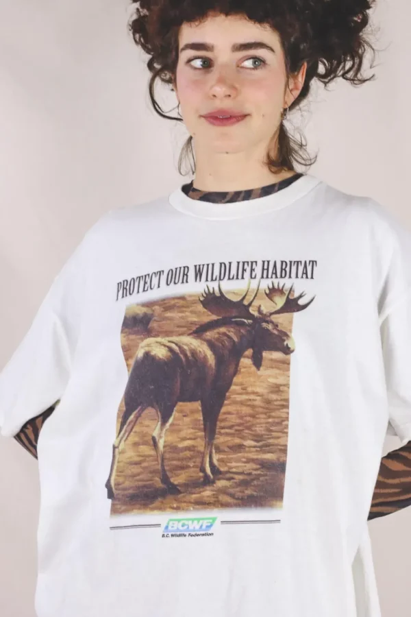 Protect our wildlife vintage t-paita