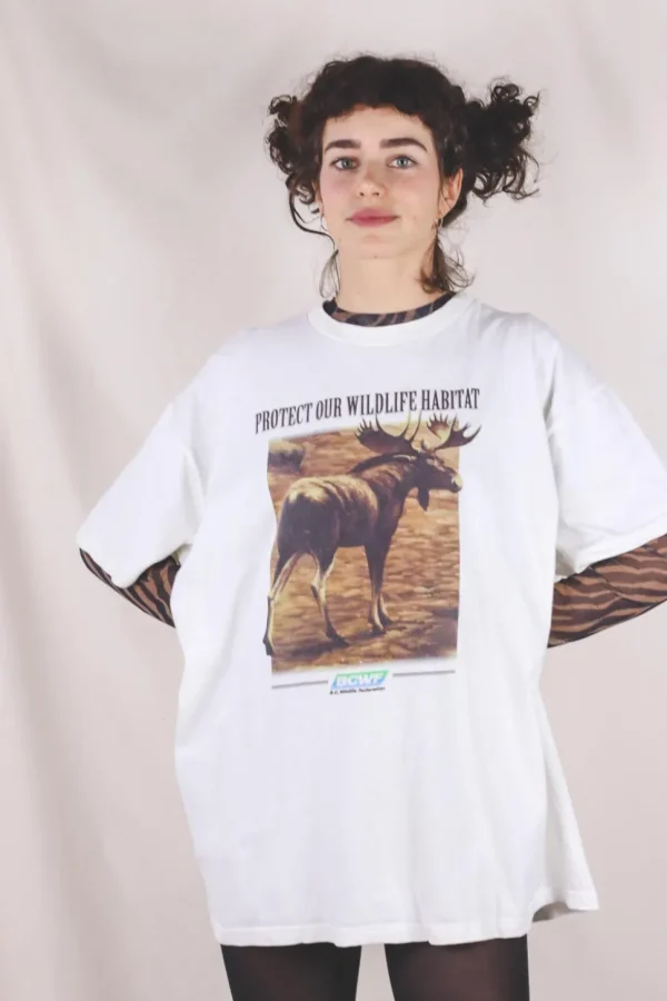 Protect our wildlife vintage t-paita