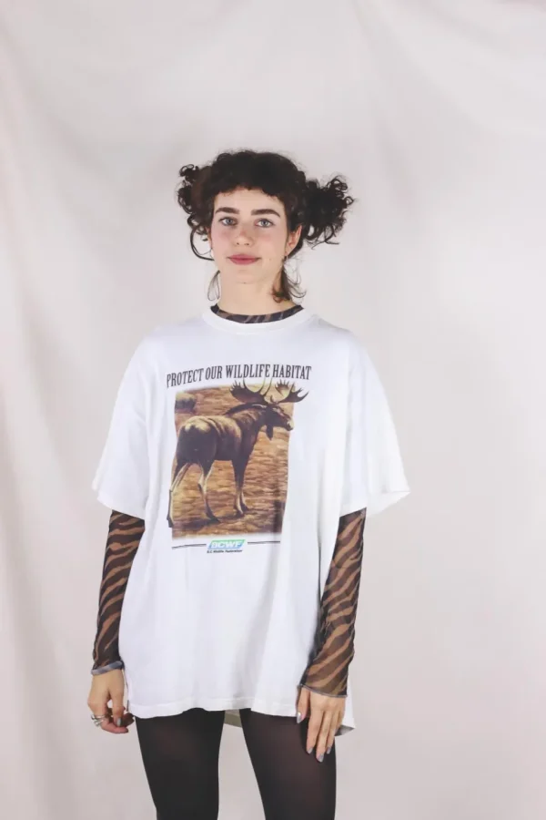 Protect our wildlife vintage t-paita