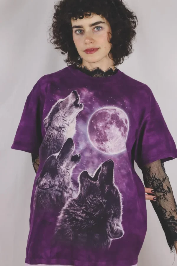 Purple wolf t-paita