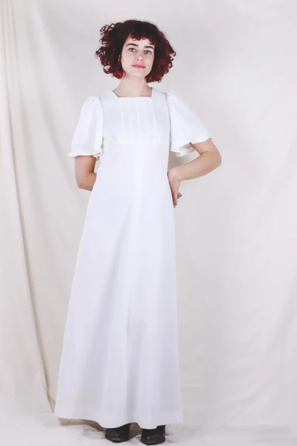 Sara kotimainen vintagehäämekko