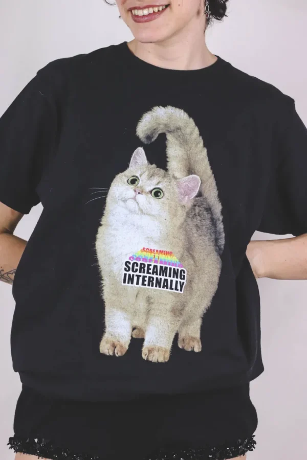 Screaming internally vintage t-paita