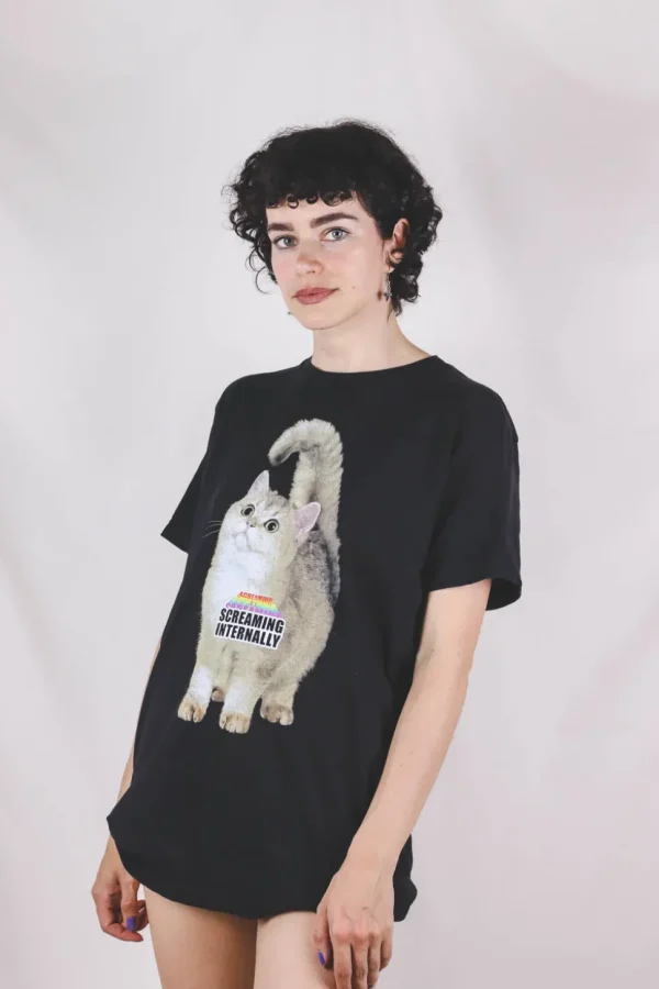 Screaming internally vintage t-paita