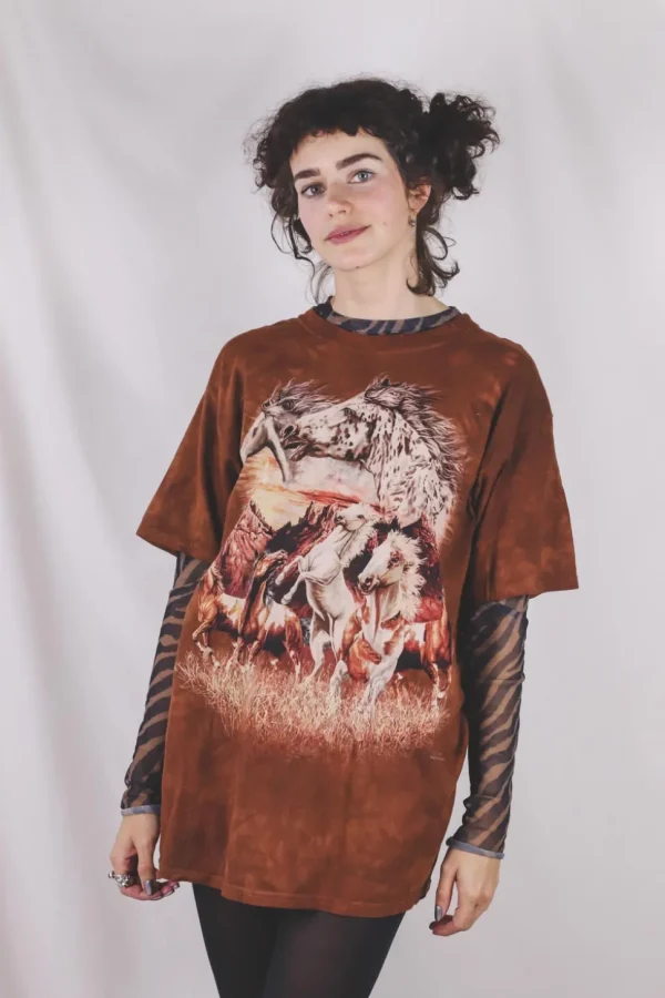 WIld horses brown vintage t-paita
