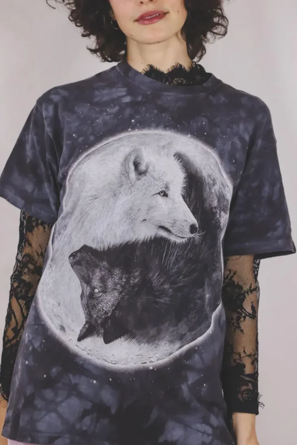 Ying yang moon vintage t-paita